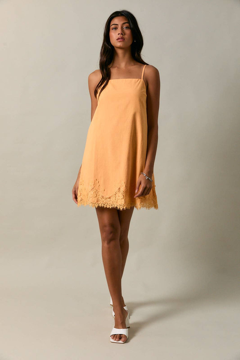 Le Lis LACE TRIM SPAGHETTI SHIFT MINI DRESS
