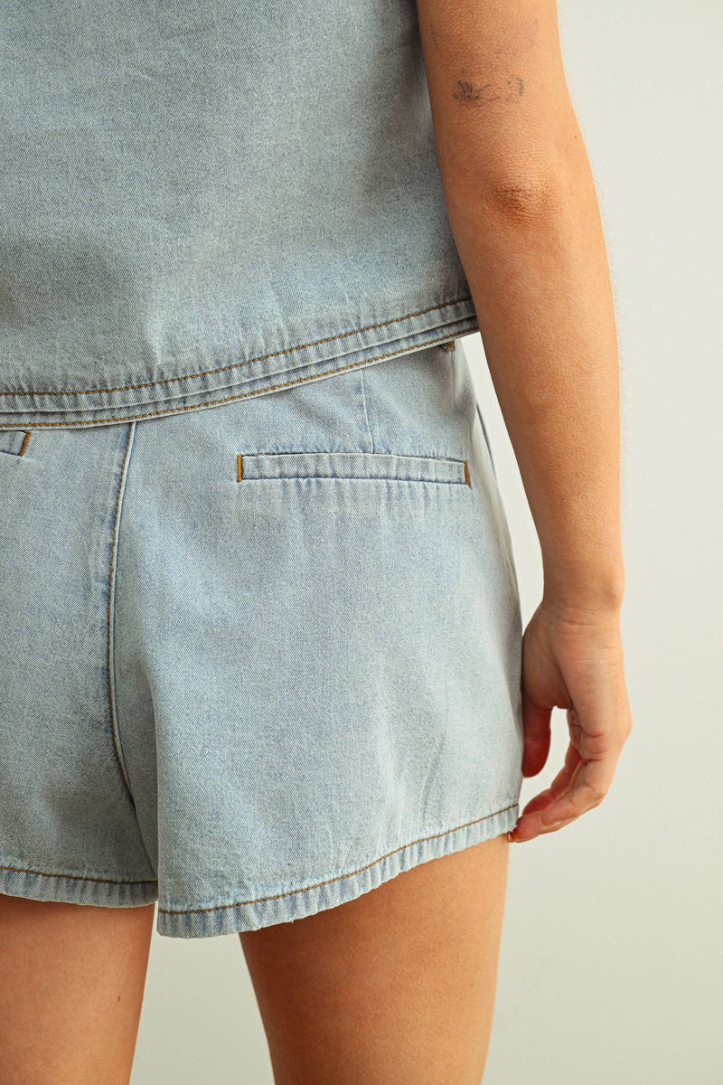 MIOU MUSE PLEATED DENIM SHORTS