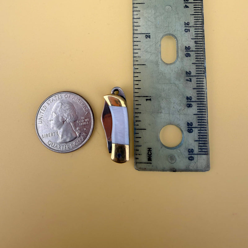 Fluff Hardware Billie Earrings (Mother of Pearl)