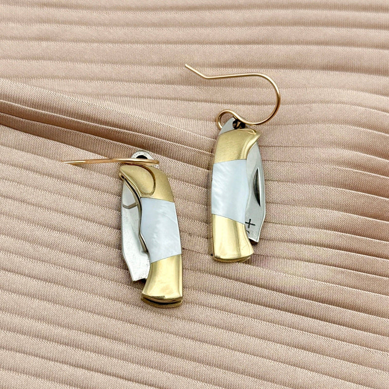 Fluff Hardware Billie Earrings (Mother of Pearl)