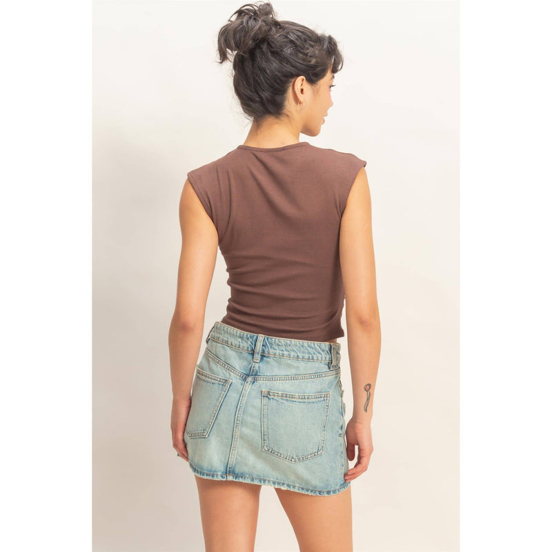 HYFYVE Ruched Waist Cap Sleeve Top