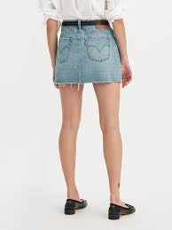Levi's Icon Skirt in Woven Minutes wash