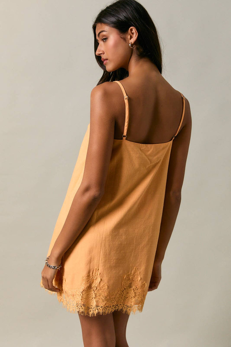 Le Lis LACE TRIM SPAGHETTI SHIFT MINI DRESS